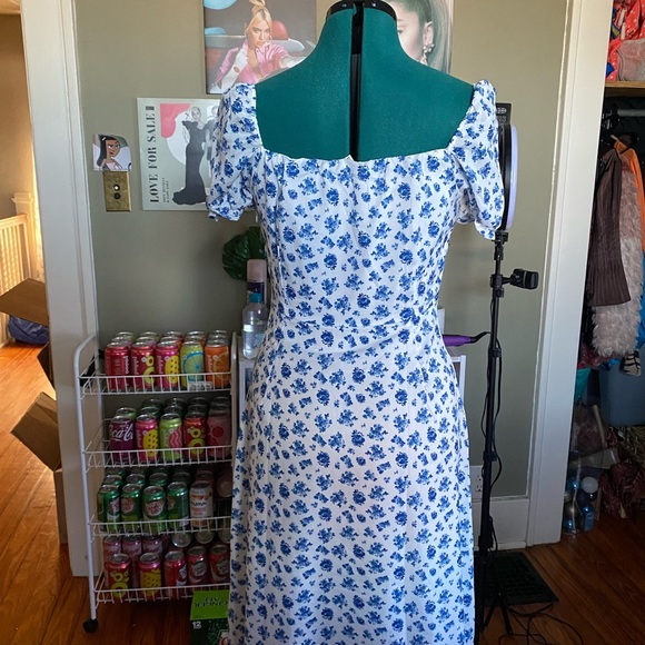 Floral Sweetheart Puff Sleeve A Line Midi Dress Blue and White Floral - Picture 5 of 5